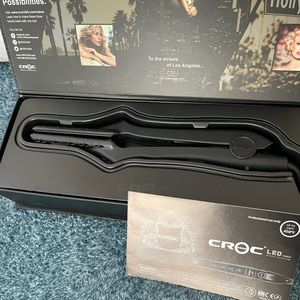 CROC- LED Black Titanium 1'' Flat Iron